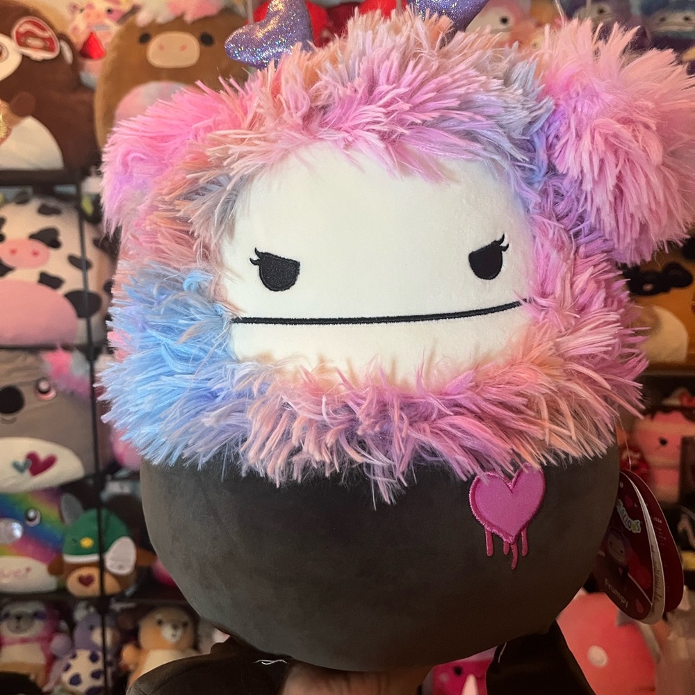 👣 Squishmallow “Frumpy” Bigfoot Valentine’s Day 2025 HTF 12” NWT